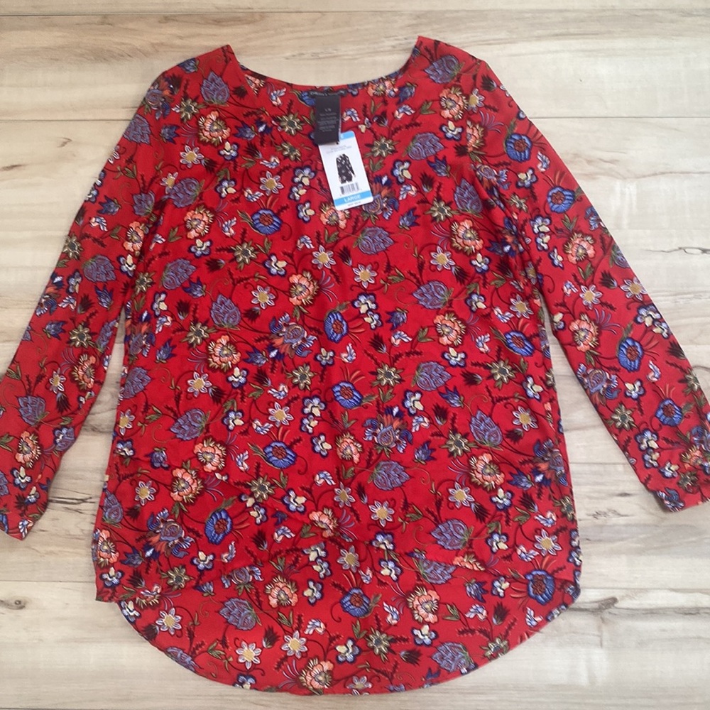 NWT Chelsea & Theodore Womens L Red Floral Print Blouse. Long sleeve. scoop - Picture 10 of 11